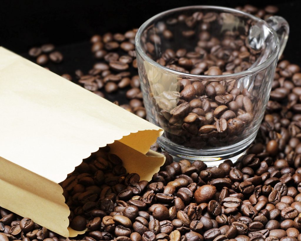 Scrub anticelulitic cu cafea și mentă- Conscious Beauty