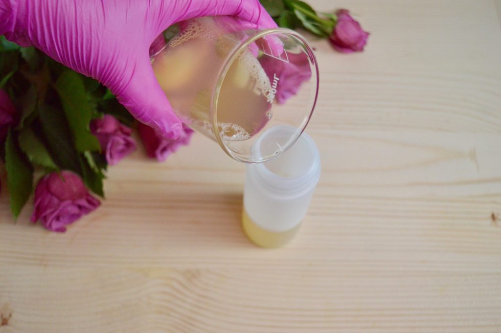 Spumă de curățare pentru ten uscat - Conscious Beauty
