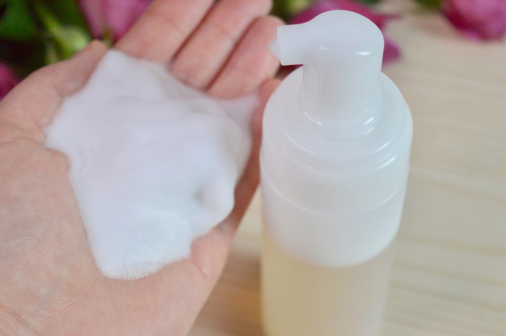 Spumă de curățare pentru ten uscat - Conscious Beauty