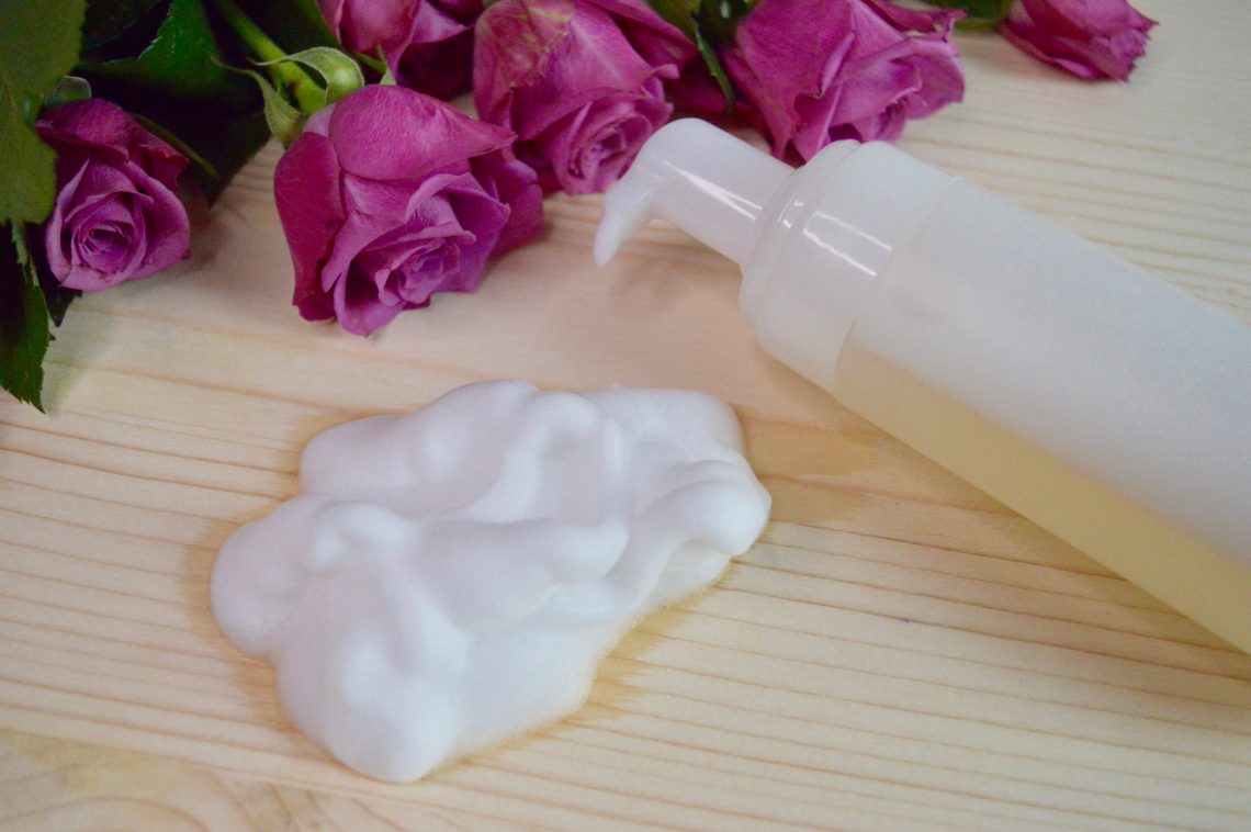 Spumă de curățare pentru ten uscat - Conscious Beauty